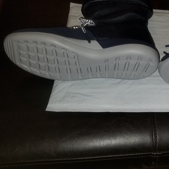 Nike Roshe Two Hi Flyknit Women's Size 5.5 - Picture 5 of 5